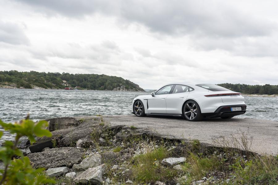 Porsche Taycan Turbo S 2019 года  (WW) (фото 27 из 46)